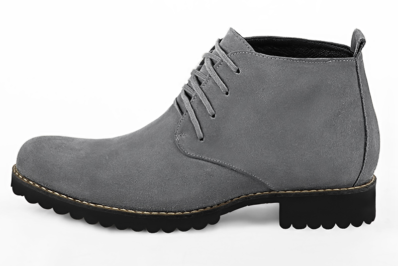 Dove grey dress ankle boots for men. Round toe. Flat rubber soles. Profile view - Florence KOOIJMAN